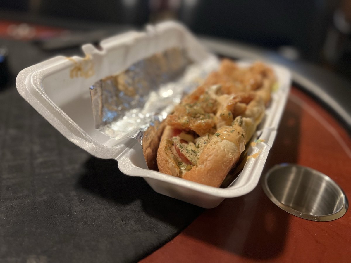 chocbelafonte's tweet photo. @GilbensBakery 🔥#shrimppoboy https://t.co/8ghReO47ji