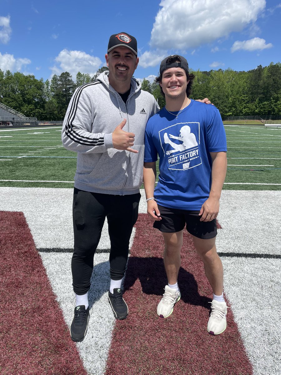 Huge thanks <a href="/ThePuntFactory/">Aaron Perez</a> for the incredible experience in Atlanta today. I had a lot of fun and the coaching I experienced was incredible. Felt good to win Overall Champion too.
<a href="/Chris_Sailer/">Chris Sailer Kicking</a>