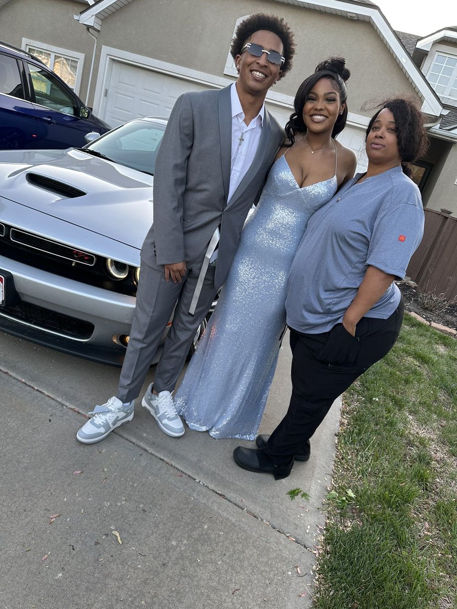 sayvon_lankford's tweet photo. Prom 2023🖤🤞🏽 https://t.co/Lb58uRAwsf