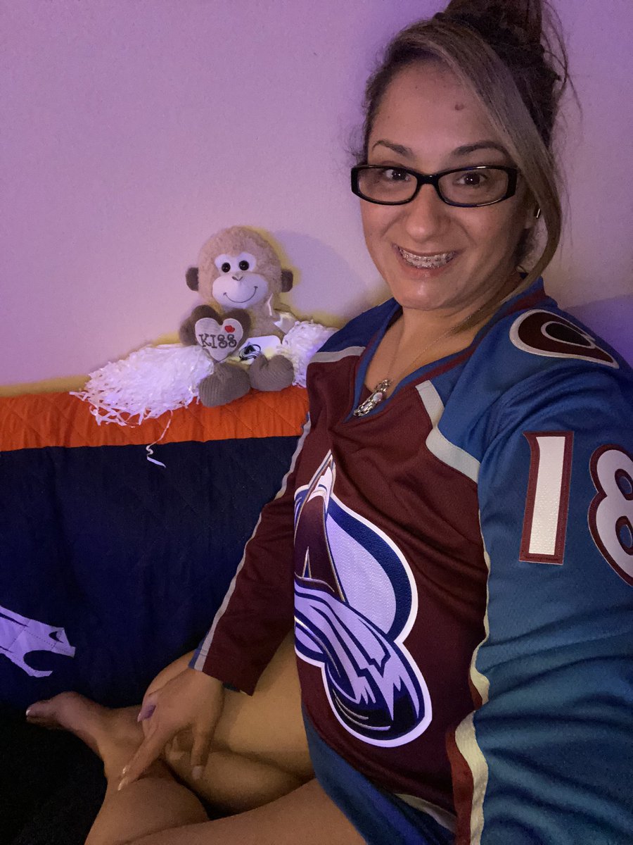SERENITY_LOVE80's tweet photo. Itβs GAME TIME!! GOT the BOYS on TV, tuned in with the BEST @ConorMcGahey for the CALL, TOEWS #AvsTwitterPsychic #Mission16 #NHLPlayoffs #StanleyCupPlayoffs #HockeyIsForEveryOne #GirlsLikeHockey #GoAvsGo BEAT the #SeaKraken #DefendTheCup #FindAWay #OneWayOurWay #SEAvsCOL https://t.co/2Mae5ig1ZJ