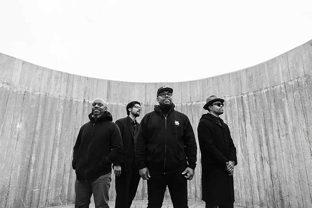 mikiki_tokyo_jp's tweet photo. 【インタビュー】
クリスチャン・マクブライド（Christian McBride）が語る、バンド ニュー・ジョーン（New Jawn）が切り拓く新たな地平（intoxicate）
https://t.co/uLYSRrgks8

#ChristianMcBride #NewJawn #ChristianMcBridesNewJawn #Prime
@mcbridesworld @BrotherMisterP1 @KingInterJazz https://t.co/mcTyk3EuzQ