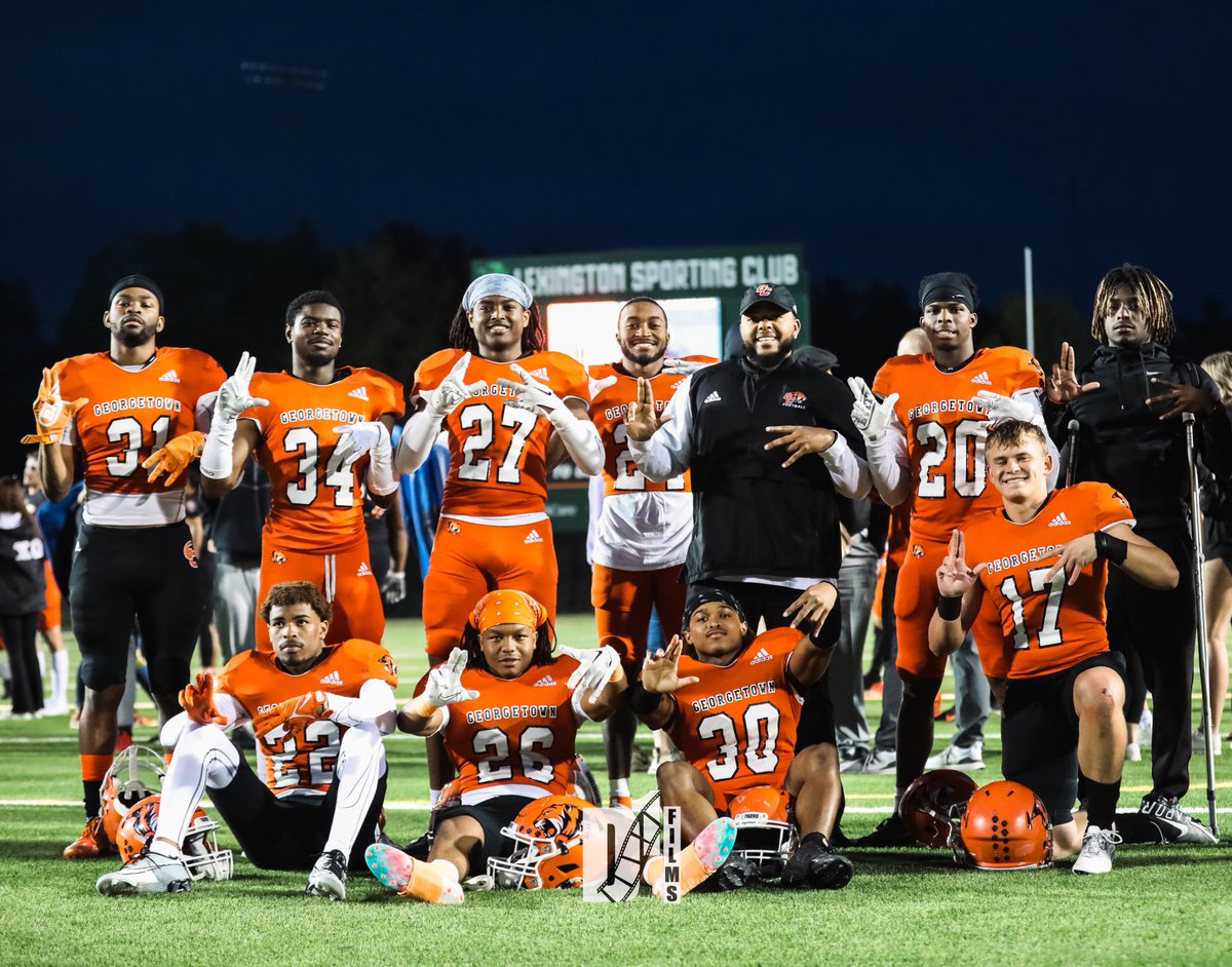 Spring 🏈 officially put to bed❕
Extremely proud of the progress this group made on and off the field❕

👀 Can’t wait to find the next DAWG to add to this group this❕

🟠24’s
⚫️25’s
🔗Don’t forget to click the link ⤵️
gogc.me/footballcamp

#TigerPride🐅• #TheProwl