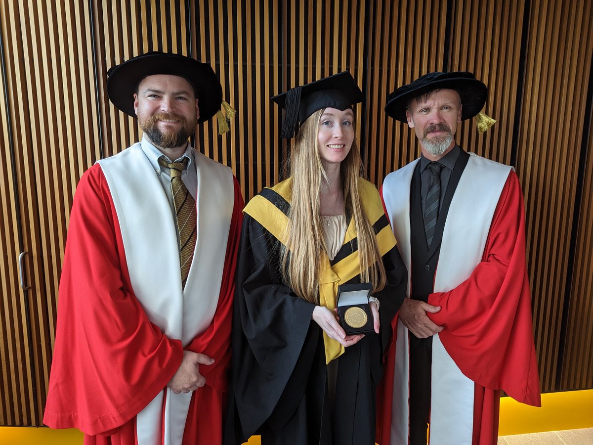 LabHydroculture's tweet photo. What a wonderful day- PhD Dr ⁦Charlotte Fleming ⁩ &amp; University Medal recipient Angela Morgan  graduating
@Aurecon 
@plants_uts 
@DrKrizM 
@CindyAGunawan 
 Congratulations to all graduating students! https://t.co/a3D2I6nPax