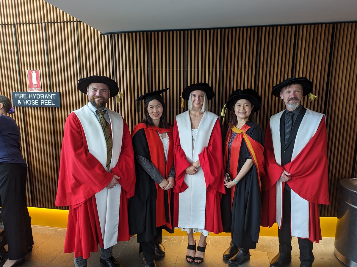 LabHydroculture's tweet photo. What a wonderful day- PhD Dr ⁦Charlotte Fleming ⁩ &amp; University Medal recipient Angela Morgan  graduating
@Aurecon 
@plants_uts 
@DrKrizM 
@CindyAGunawan 
 Congratulations to all graduating students! https://t.co/a3D2I6nPax