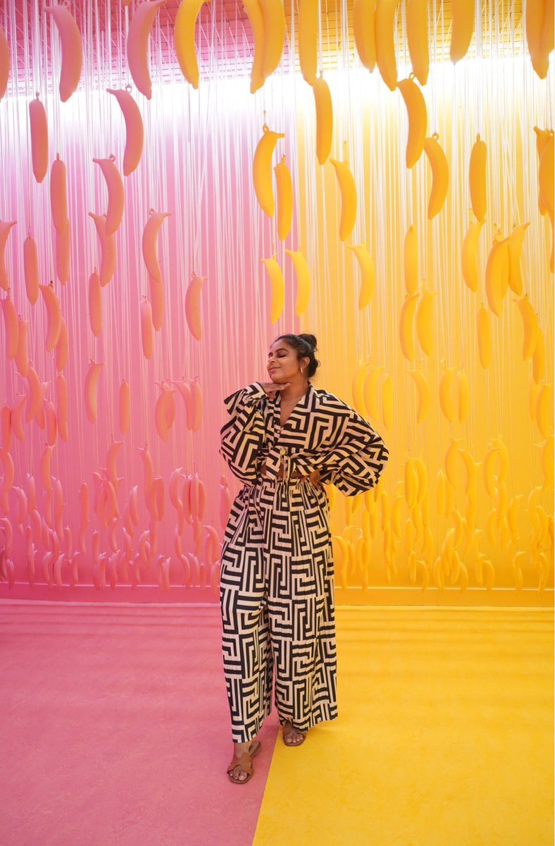 sah3rj's tweet photo. There are so many cute rooms at the Museum of Ice Cream. This has got to be one of most interesting ones haha. I do love the contrast though. 🍌🎀

#museumoficecream #newyork #nyc #thingstodo #pink #yellow #ootd #shein #sets #fashion https://t.co/ebV11KRSWo