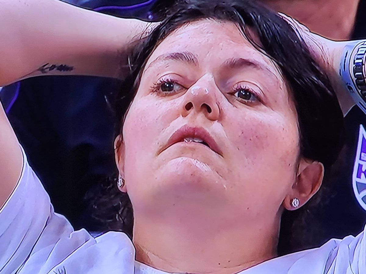 DOCLEW028's tweet image. Kings fan meme time...  Do your deal inna-nets...  LMFAOOO 🤣 😆 😂