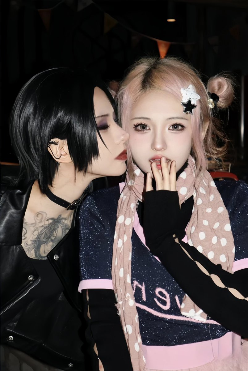 “People can have lovers. They can have friends. They can be together. But when you think about it, you’ll see that originally, we’re alone.” 

#cosplay #nana #hachi  #大崎娜娜 https://t.co/k19zych7wi