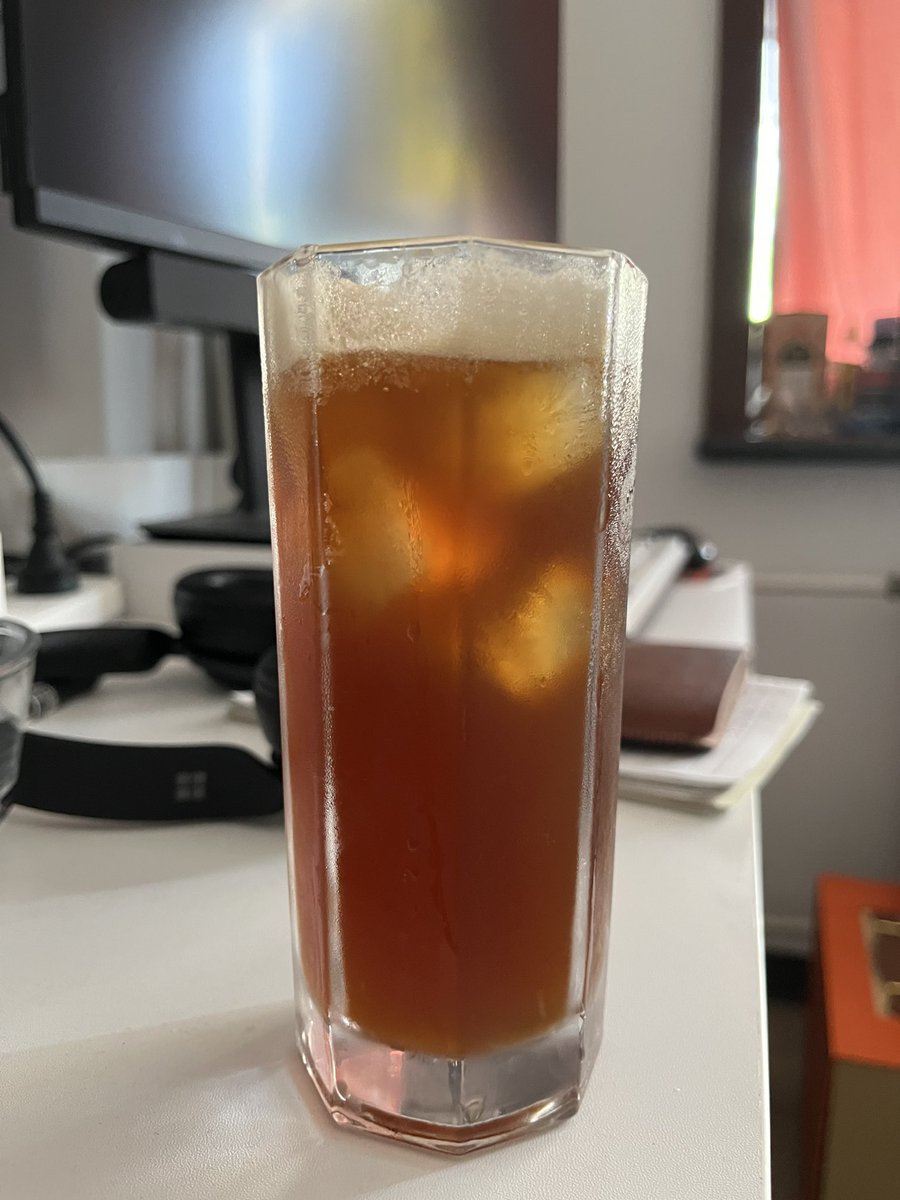 Pudge2019's tweet photo. 来一杯冰美式吧 https://t.co/aIG7zICSWl