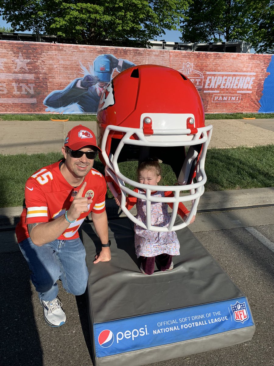 demiles35's tweet photo. Fun day at the draft! https://t.co/VMIThQgZDU