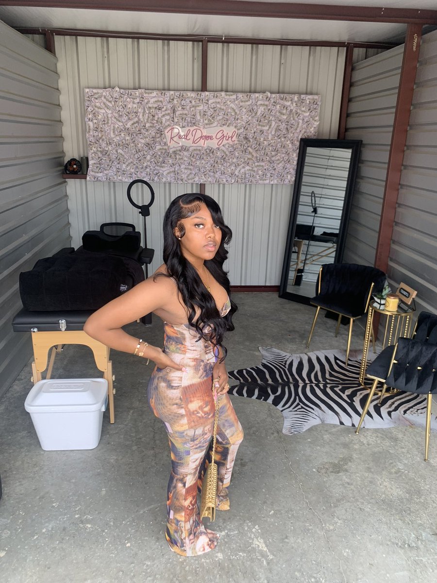 luvlaurennn_'s tweet photo. “ you saw the vision &amp; worked until it became reality , that’s what real dope girls do 💰.  “ 

Shoutout to GOD , with him on my side ANYTHING IS POSSIBLE .  
#lashshop https://t.co/jUe2V0vmtf