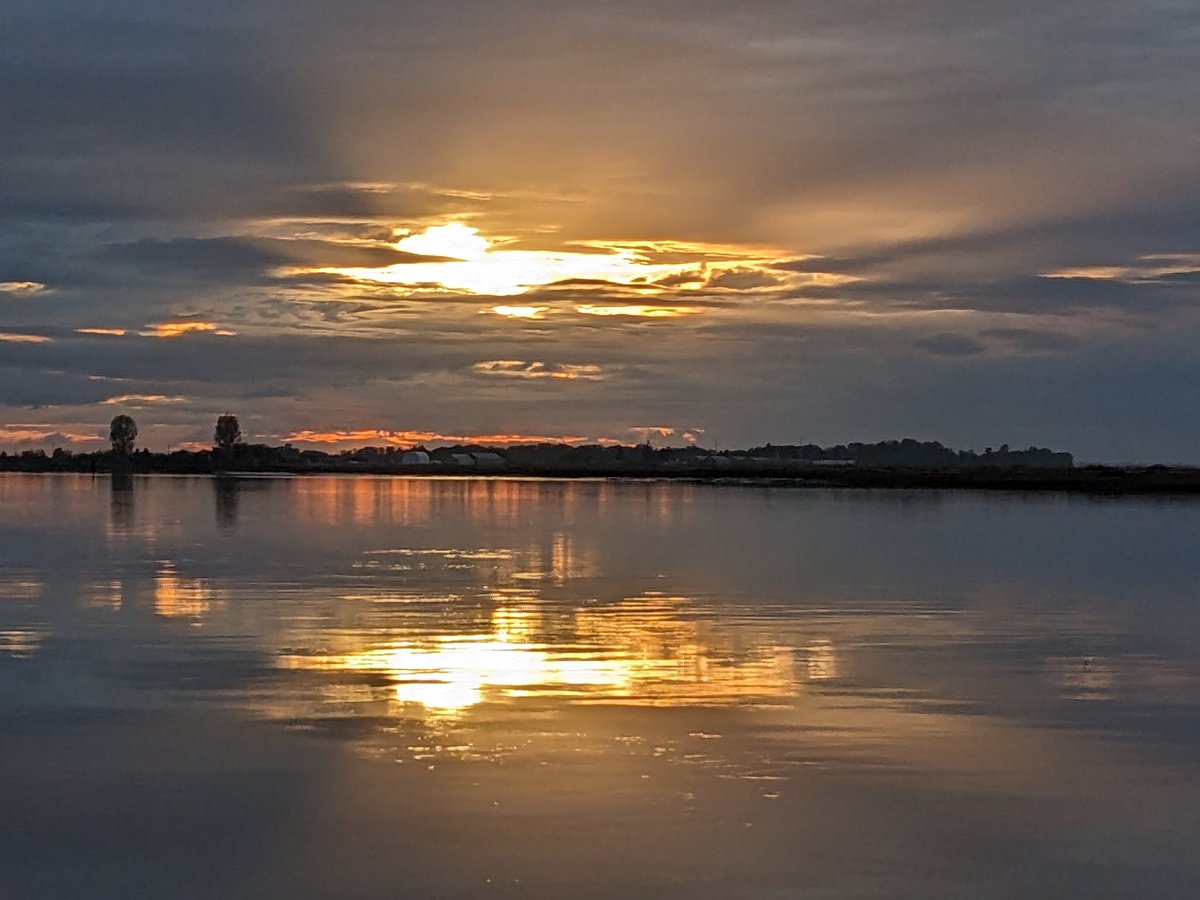 Port Guichon, Delta, on 2023.04.30 goodbye April.
<a href="/Sunrise2Sunsets/">Sunrise to Sunset</a>