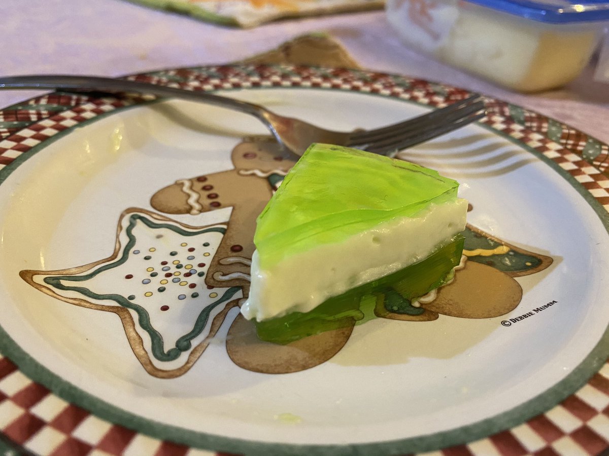 andynonymous_'s tweet photo. Made sopor slime pie to close off April as an early birthday treat 😛 https://t.co/XCvGBRWTR0