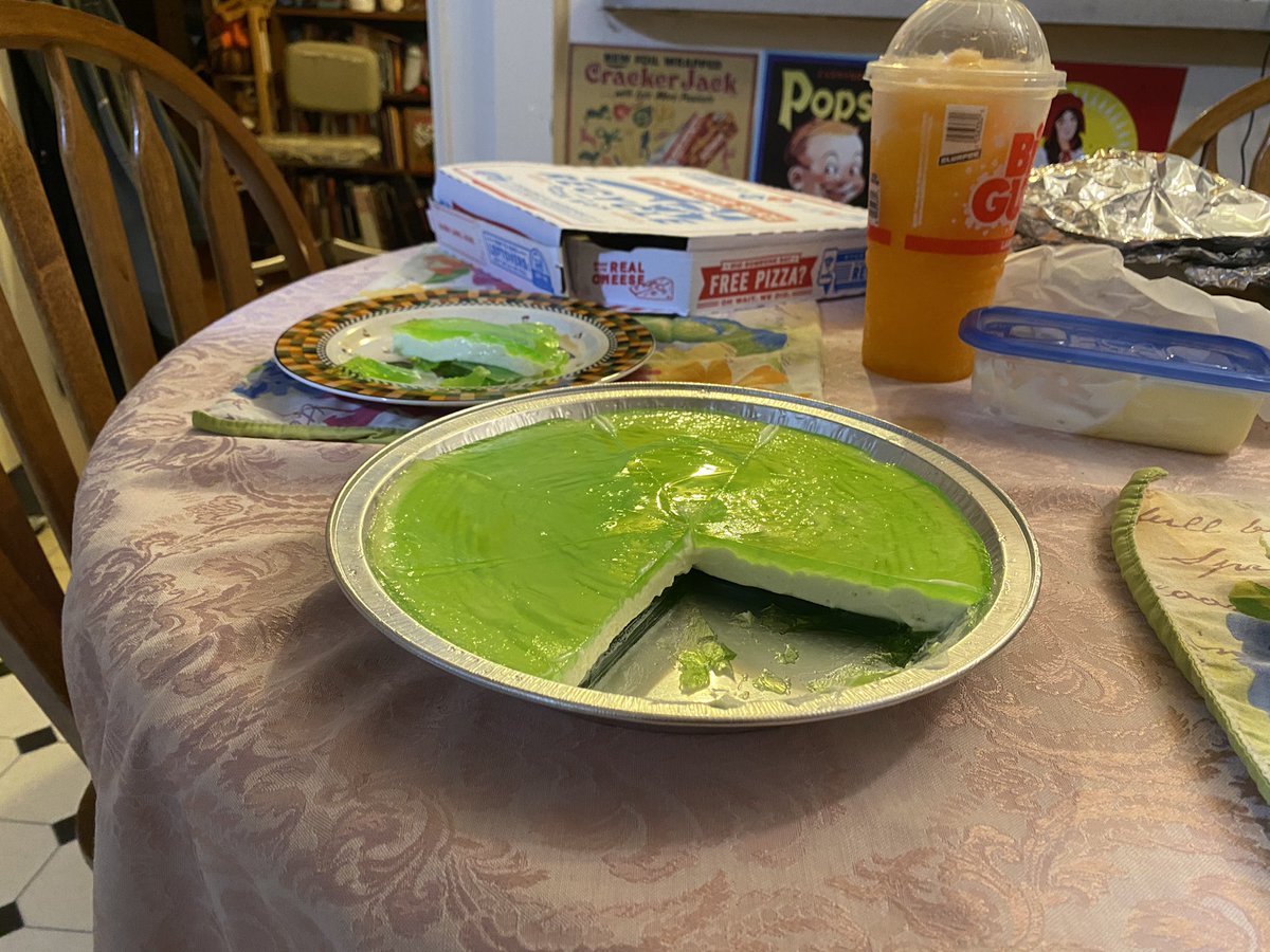 andynonymous_'s tweet photo. Made sopor slime pie to close off April as an early birthday treat 😛 https://t.co/XCvGBRWTR0