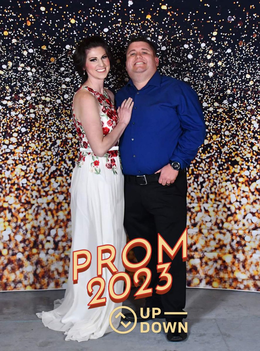 JessicaChinn4's tweet photo. What a fun night!!! 🥰  It only took 15 years to get here. #Prom2023 #adultprom #datenight #Date #couples #husbandandwife #LoveStory @updownkc #sweetheart https://t.co/szO6t98Ds4