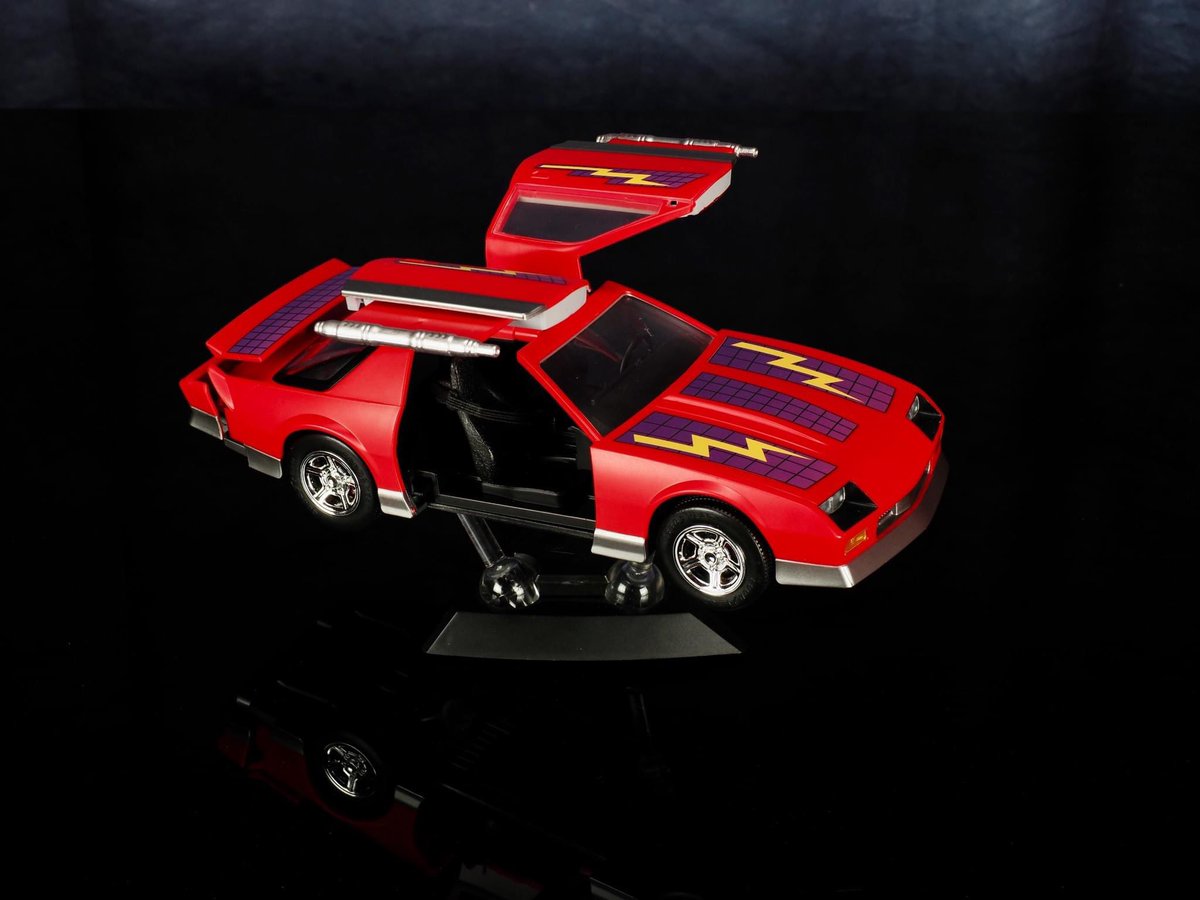 ramentoy1's tweet photo. As it would appear, red is a pretty difficult color to capture.  
We hope these photos do the model justice. 

This is the pre production sample of the #MaKiNa #redgullwing
which is still available for pre order here
https://t.co/0LnWtNaEDb https://t.co/DqDudlpnkW