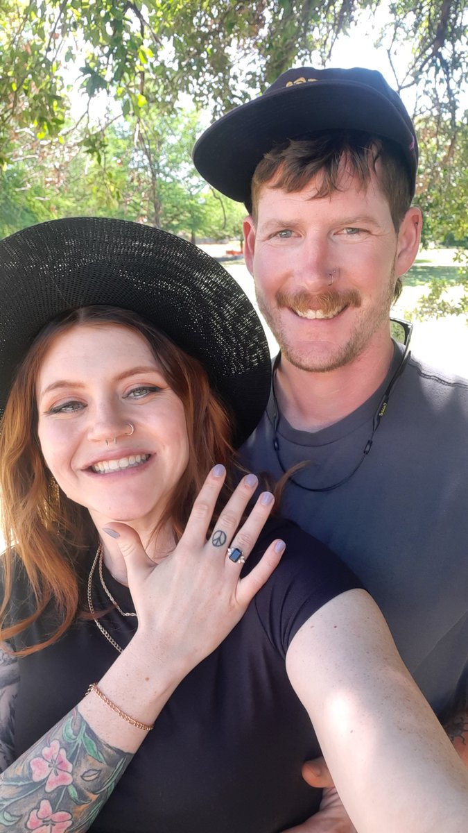 MadiDearest's tweet photo. Today was the best day. The bitch is getting hitched. https://t.co/IPft6Q0XJ7