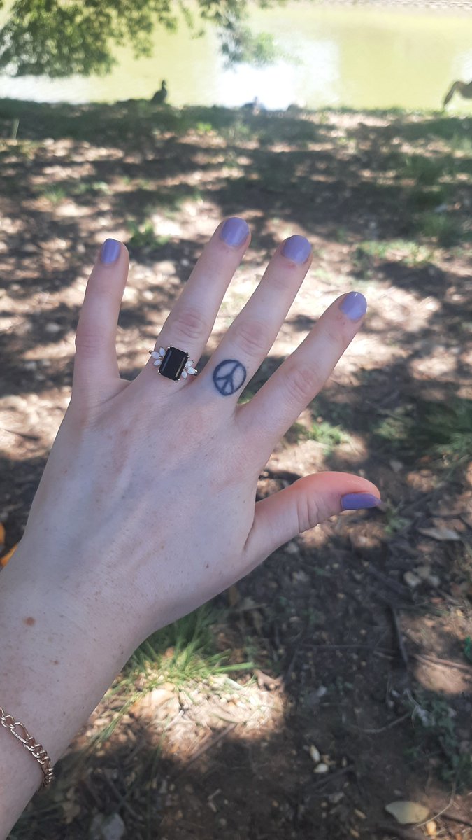 MadiDearest's tweet photo. Today was the best day. The bitch is getting hitched. https://t.co/IPft6Q0XJ7