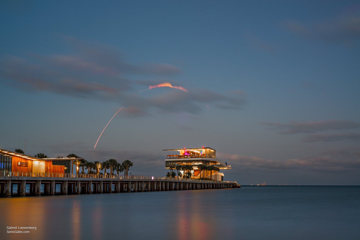 Somehow I pulled off this shot of the @spacex #FalconHeavy #ViaSat3Americas launch at the @StPetePier tonight. One cloud was in the wrong place, but somehow…