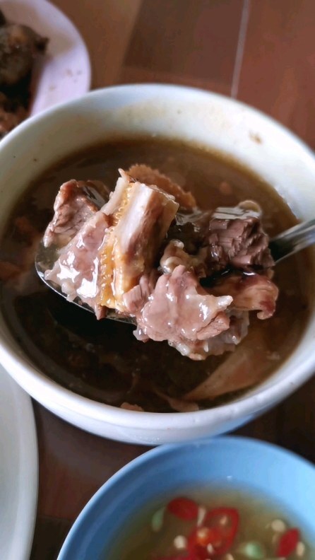 jecstrike's tweet photo. Goto bulalo sa Pabings

Nakabalik din after many long years. Laki na ng place compared before na nasa sidewalk pa. Solid masarap parin. Parang gotong batangas pero goto bulalo nga daw. Cara beef ang gamit at yung sabaw is masarap. Smoky sarap nung lapot … https://t.co/uJGwJfpDtz https://t.co/SB5TCLfgox