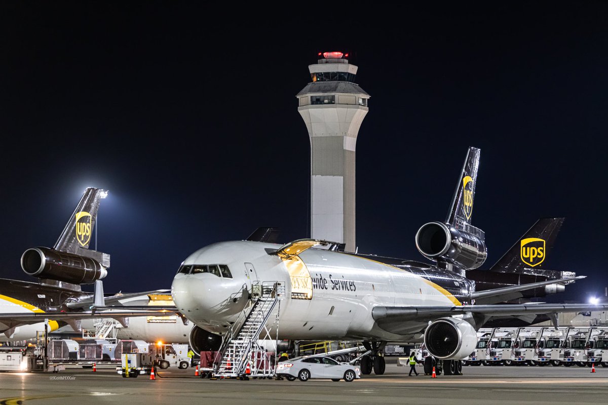 @UPSAirlines #MD11 getting loaded up on Monday’s night sort.  @FlyLouisville @ups Worldport

#avgeek #airliner #aviator #logistics #deliveringwhatmatters #sdf