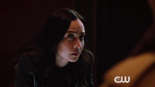 ricwatches's tweet photo. Courtney Ford is so damn amazing at playing a vulnerable Nora- 😭👏🏻 #LegendsOfTomorrow #SaveLegendsOfTomorrow #RewatchingLegends @_CourtneyFord_ https://t.co/kpf9TnAdfA