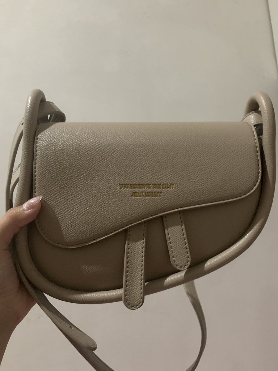 rev3enge's tweet image. wts tas jims honey bella bag 
very good condition
alasan jual : jarang dipake
95k nego

#wts #zonauang #prelovedbag #prelovedtas