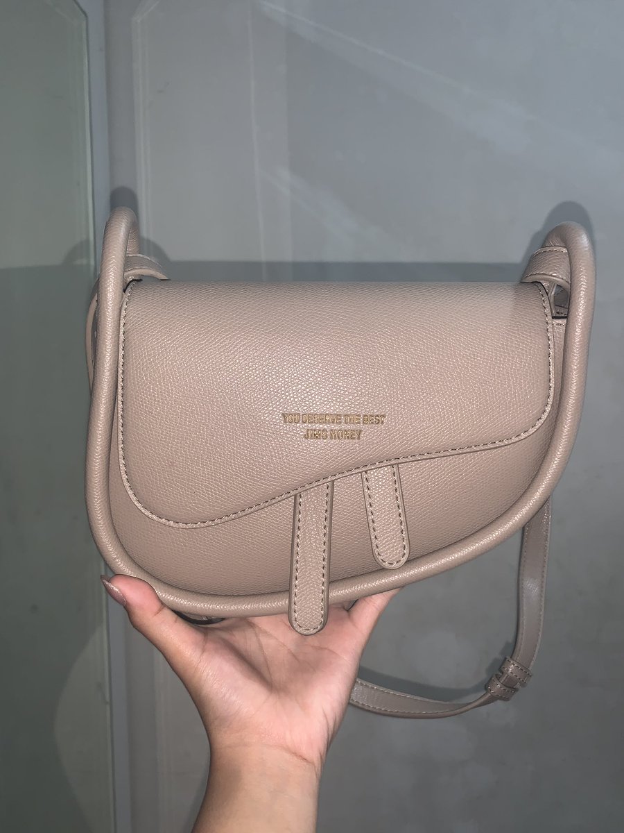 rev3enge's tweet image. wts tas jims honey bella bag 
very good condition
alasan jual : jarang dipake
95k nego

#wts #zonauang #prelovedbag #prelovedtas