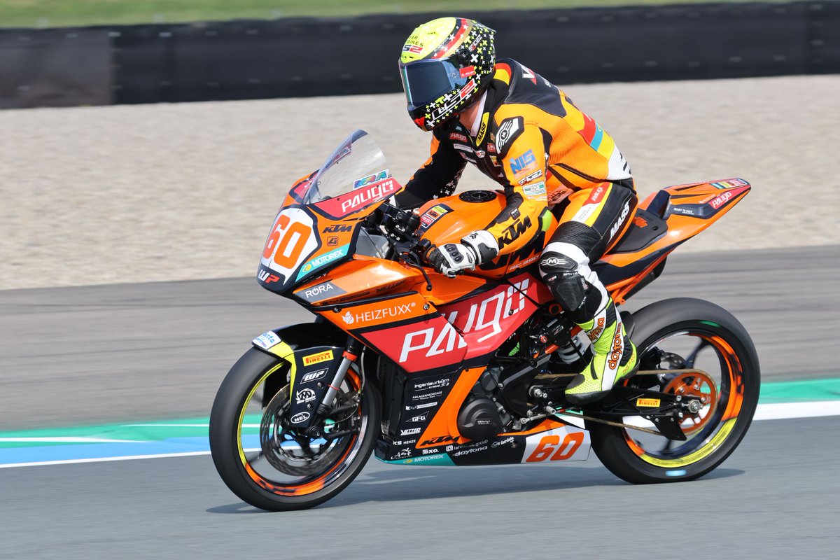DirkGeiger60's tweet photo. It's #RaceWeek folks 😍

#WorldSBK #WorldSSP300
#FreudenRacing #KTM #RC390R 
#LS2Helmets 
#Mass
#Yamoto 
#DaytonaBoots https://t.co/rId99SsqkS