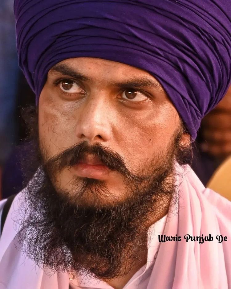 simarkaur84's tweet photo. A man, who is not only innocent, but has SAVED lives, was taken to Dibrugarh jail in Assam by Indian Police. 
YES, We Still Stand With Amritpal Singh!! 

#WeStandWithAmritpalSingh 
#FreePanjab https://t.co/mUADceWL1I