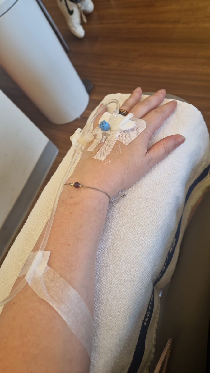 _TheEngineer86_'s tweet photo. Na een hoop lol en gezever gisteren, is het tijd voor de serieuze zaak. De nieuwe ms behandeling voor mijn vrouw is gestart, ik blijf heel de dag bij haar.
#BeatingMS https://t.co/8q4eKAqIfr