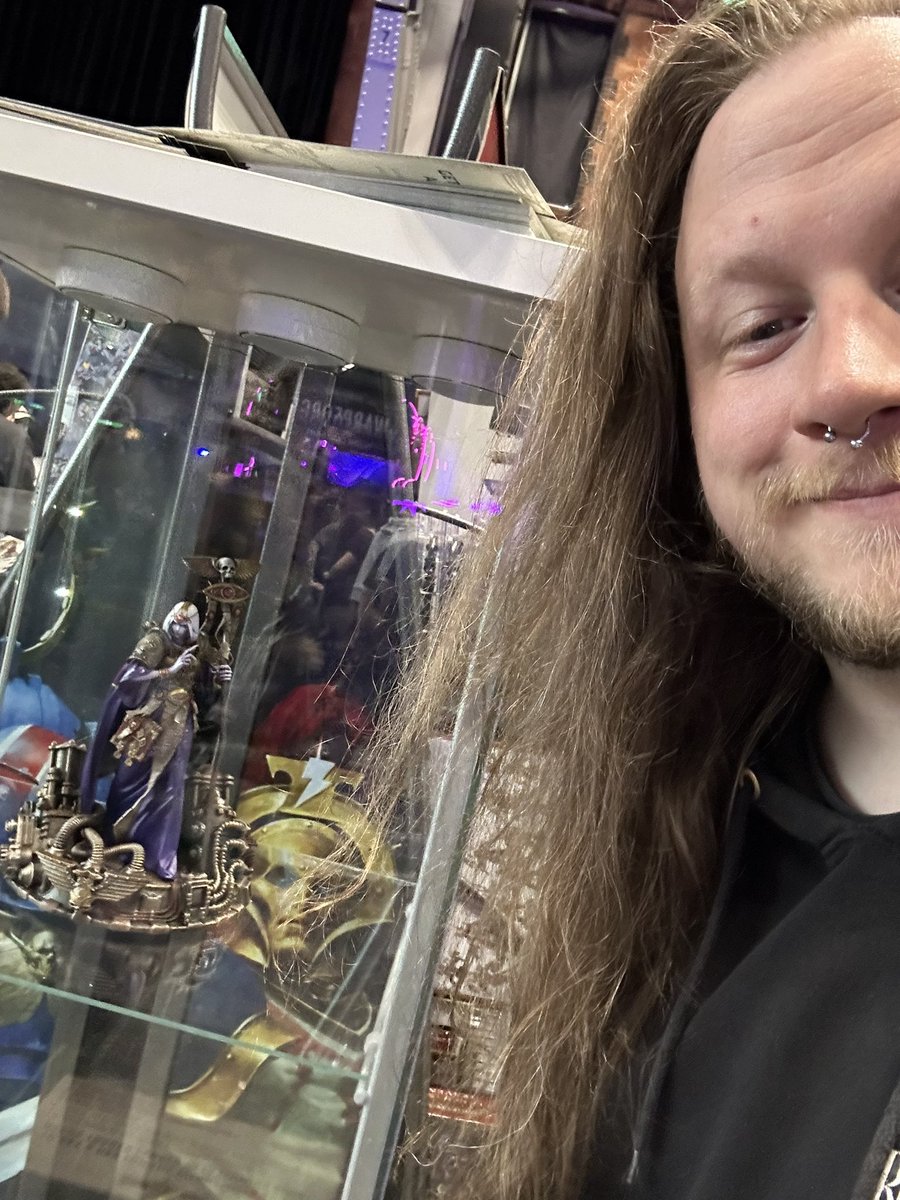 leoghann's tweet photo. Found the awesome lil statuette 🤌🏼 #RogueTraderCRPG https://t.co/dISWccJIxs