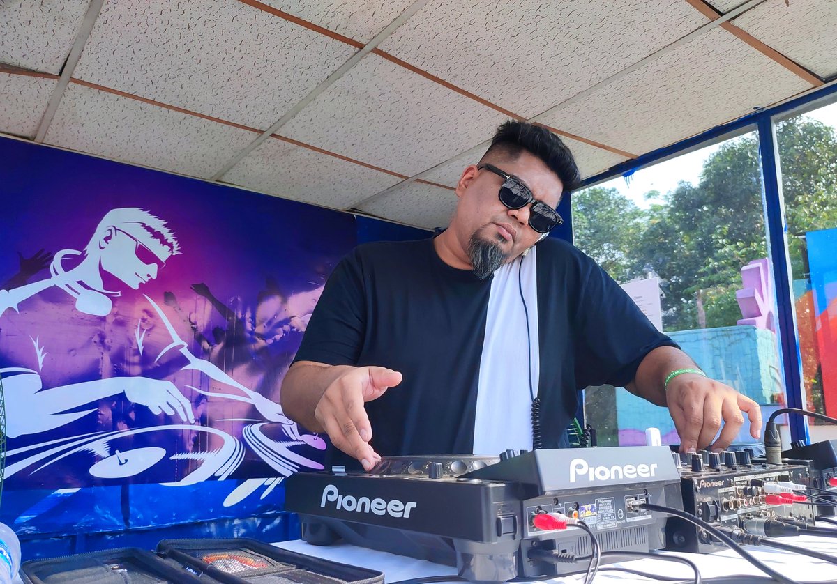 SHOW
Water Kingdom. 

#DJBandhan #FantasyKingdom #WaterKingdom #Waterpark #liveset #festival #party #clublife #club #show #event #dj #djlifestyle #instalife #djproducer #performer #pioneer #remixartist #musician #bestmusic #sunburn #dhakanightlife #BDM #pioneerdj