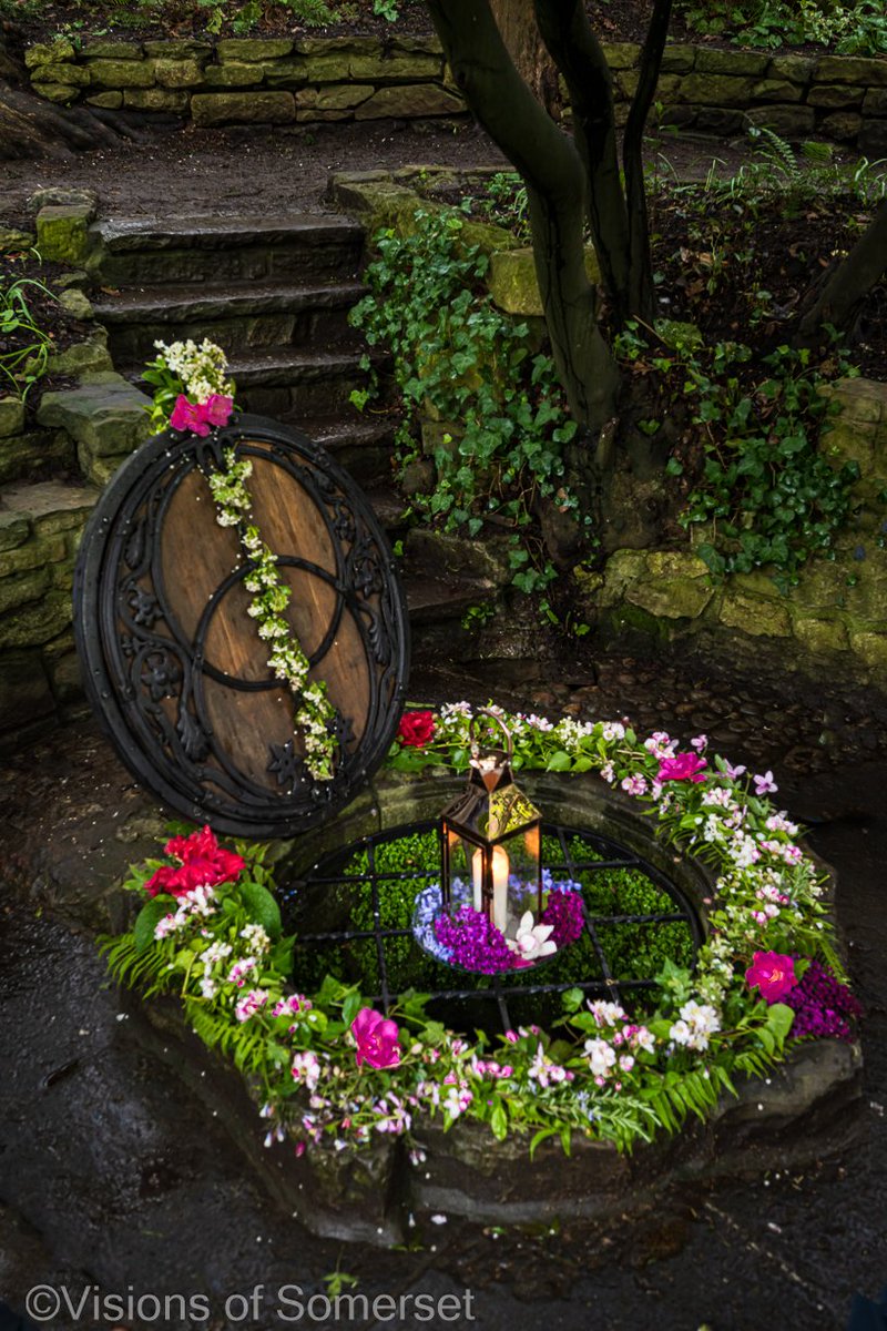 Beltane blessings from Glastonbury. 💜 Taken at Chalice Well this morning. Glastonbury Tor ones to follow.
#Beltane #Beltane2023 #BeltaneFireFestival #MayDay #MayDay2023