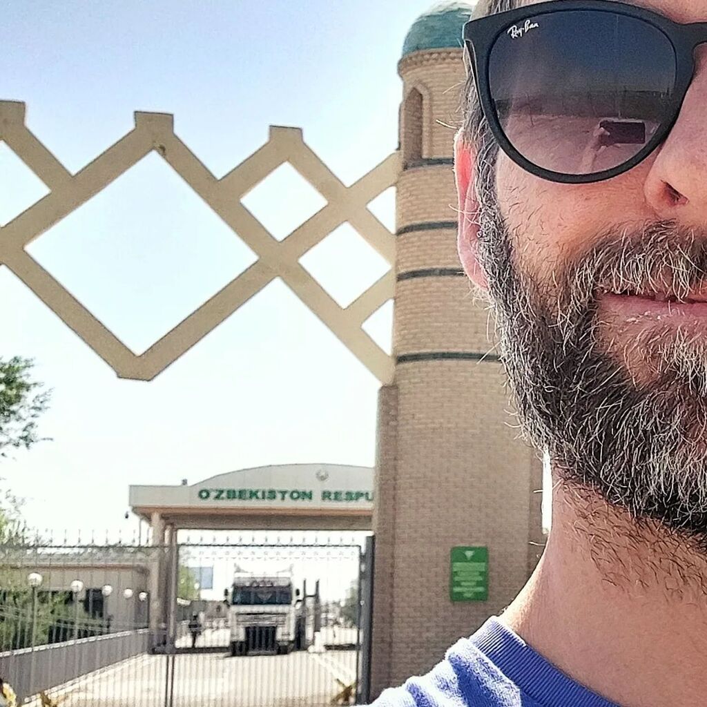 NothingDeclared's tweet photo. Crossing into Turkmenistan from Uzbekistan! Things are about to be fun! Will be off social media for several days...see y'all in a week 🇹🇲 🇺🇿 https://t.co/9Lw1rzEJG6 https://t.co/e8RKOCLyeK