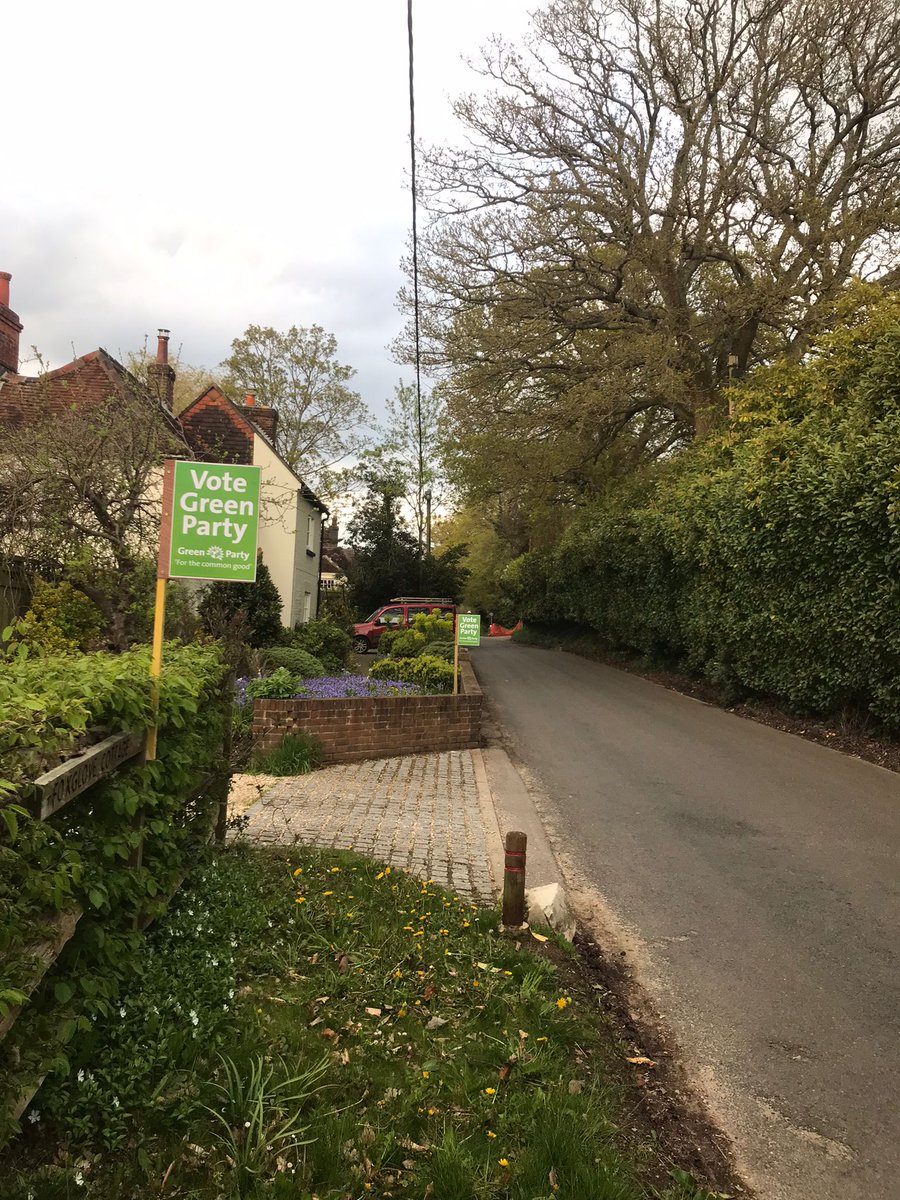 WinGreenParty's tweet photo. Its all going on in Upper Meon Valley. Lots of support for Polly Perry

#VoteGreen #GetGreensElected 
#Bramdean #WestMeon #Upham https://t.co/6jBiOcdItB