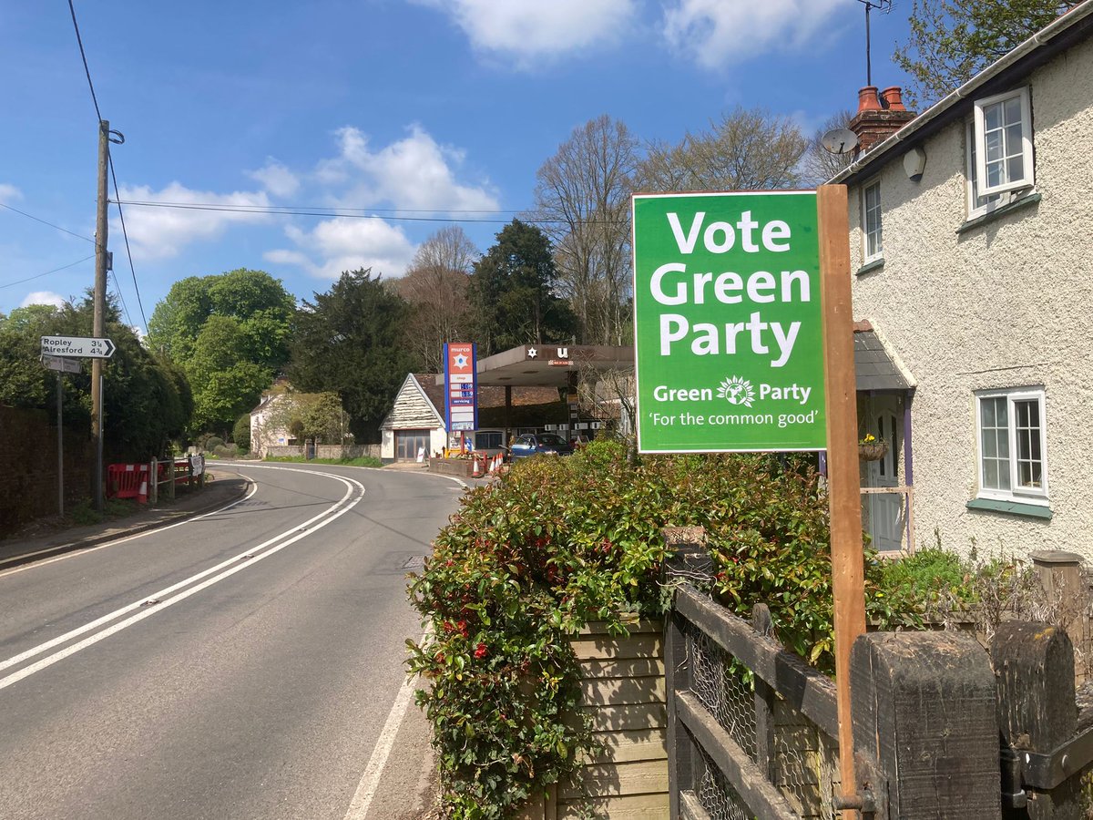WinGreenParty's tweet photo. Its all going on in Upper Meon Valley. Lots of support for Polly Perry

#VoteGreen #GetGreensElected 
#Bramdean #WestMeon #Upham https://t.co/6jBiOcdItB