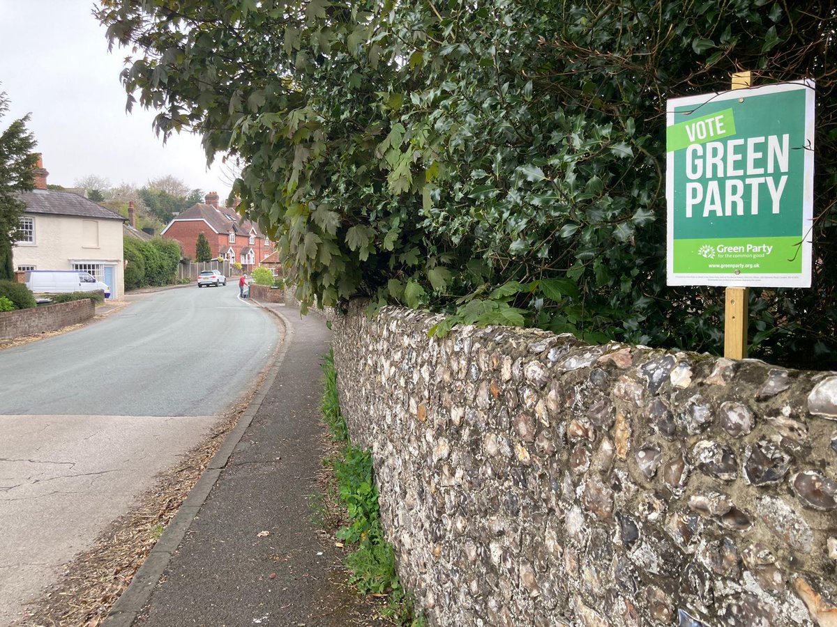 WinGreenParty's tweet photo. Its all going on in Upper Meon Valley. Lots of support for Polly Perry

#VoteGreen #GetGreensElected 
#Bramdean #WestMeon #Upham https://t.co/6jBiOcdItB