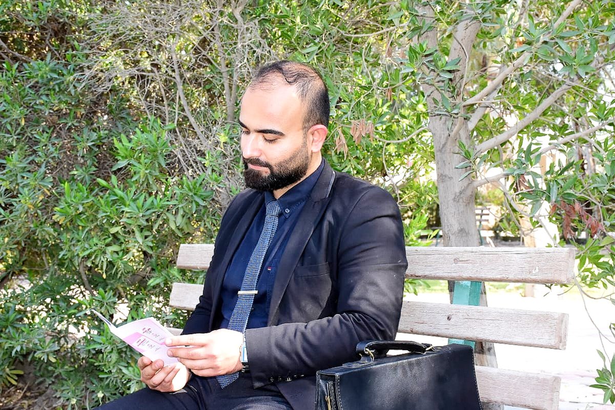 يلتمن علي مشتتات البال ... وأنفضهن نفض وانهض ولا چني ...

#عريان_السيد_خلف  .