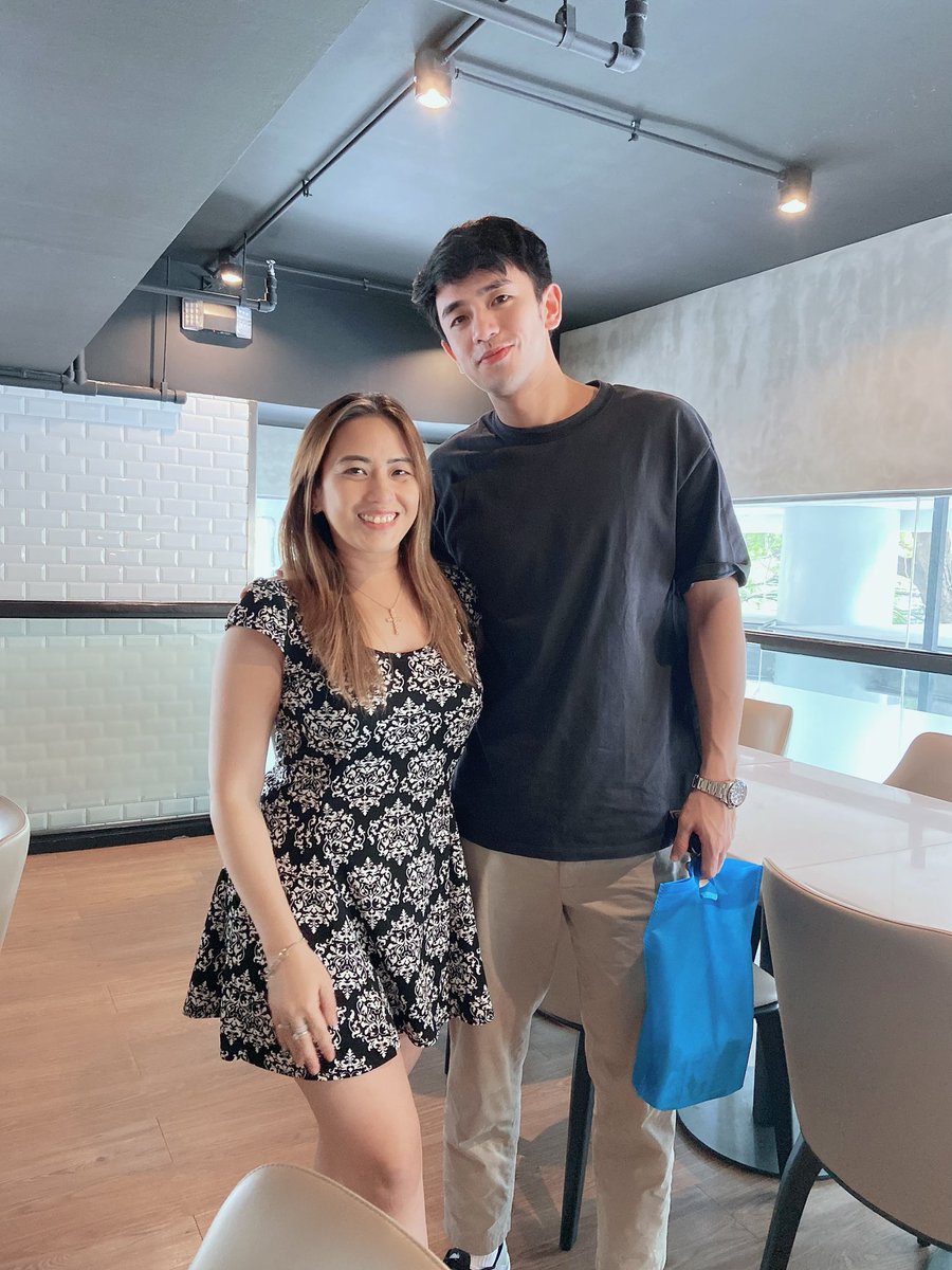 ISHINSKIN's tweet image. Meet up with PhotoCard Buyer 😂😁😅 LOL 

#ishin #ishinskin #BarDaInvestorsLoveISHIN 

Get your Free PhotoCards here:
vt.tiktok.com/ZS8sXMsbh/