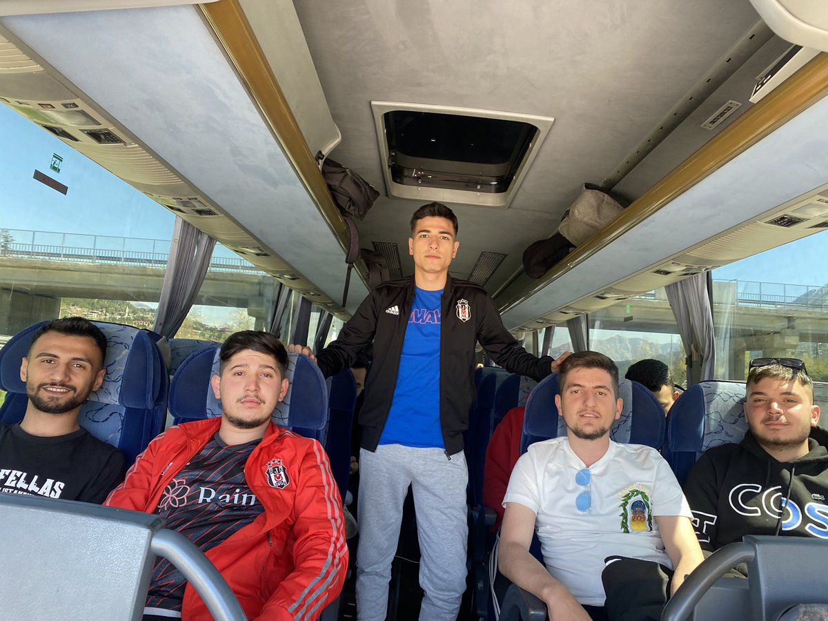 Kartalız. Kargalara leş vermeyiz..