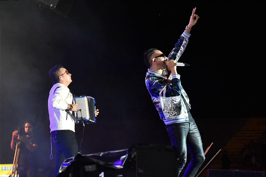 Y esto que dice 🎶🎤🪗 para todos los que disfrutan con nosotros del cierre del 56 Festival de la Leyenda Vallenata <a href="/diegodazam/">DIEGO DAZA</a> trajo muchas sorpresas. 
Sentimiento y juventud en un mismo artista. 
#FestivalVallenato #Vallenato #PolloVallenato <a href="/mincultura/">MinCultura Colombia</a>