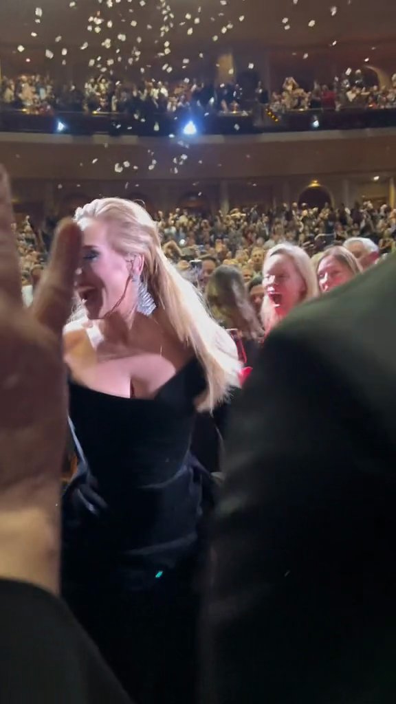 Adeleisspecial's tweet photo. The lady's face in the red top.. Is us all when Adele walks past... Giving my arm a squeeze and saying hi darling 😭❤️ #weekendswithadele https://t.co/KjdN0Ftj9K