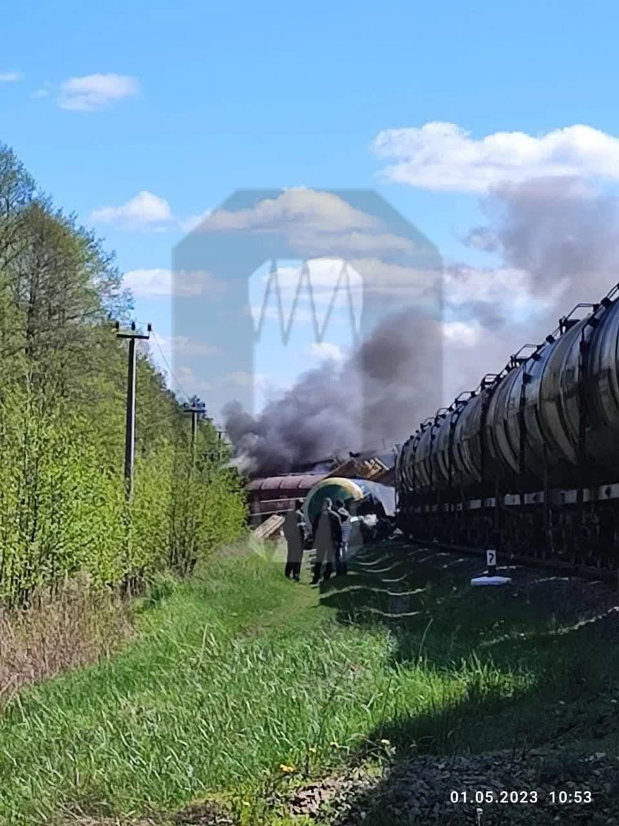 bayraktar_1love's tweet image. In Bryansk region of Russia, as a result of the explosion of a planted explosive device on a railway track, a train with oil products derailed.
