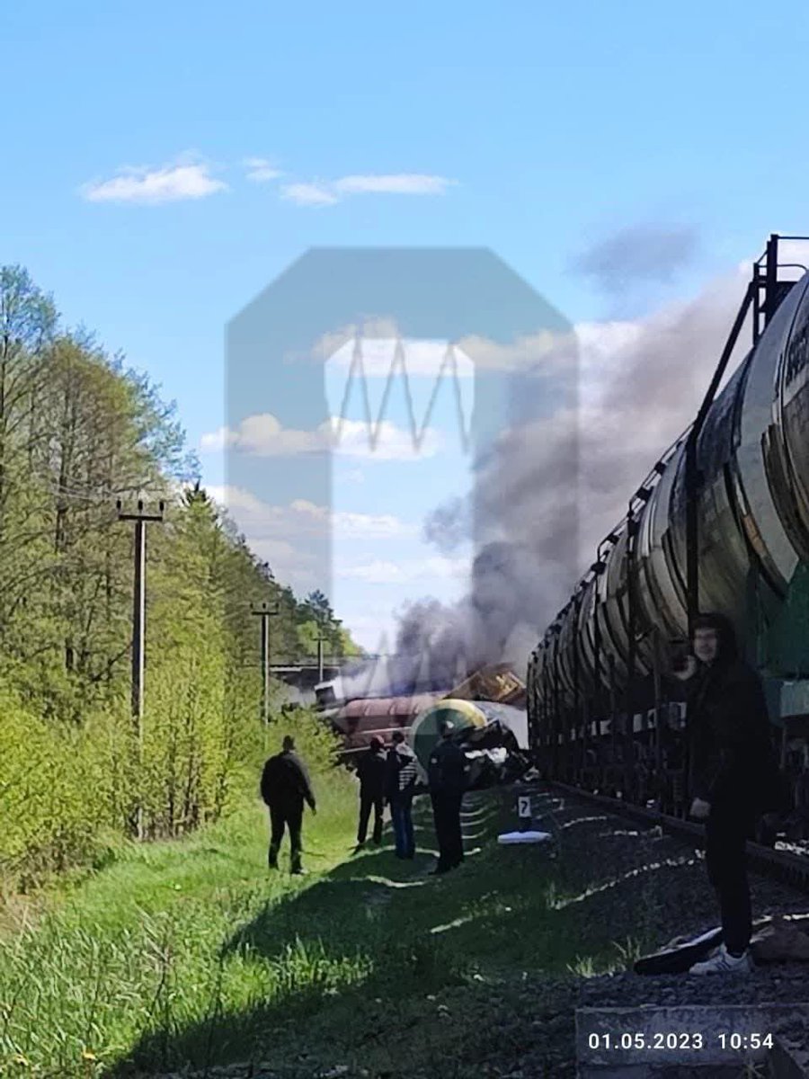 bayraktar_1love's tweet image. In Bryansk region of Russia, as a result of the explosion of a planted explosive device on a railway track, a train with oil products derailed.