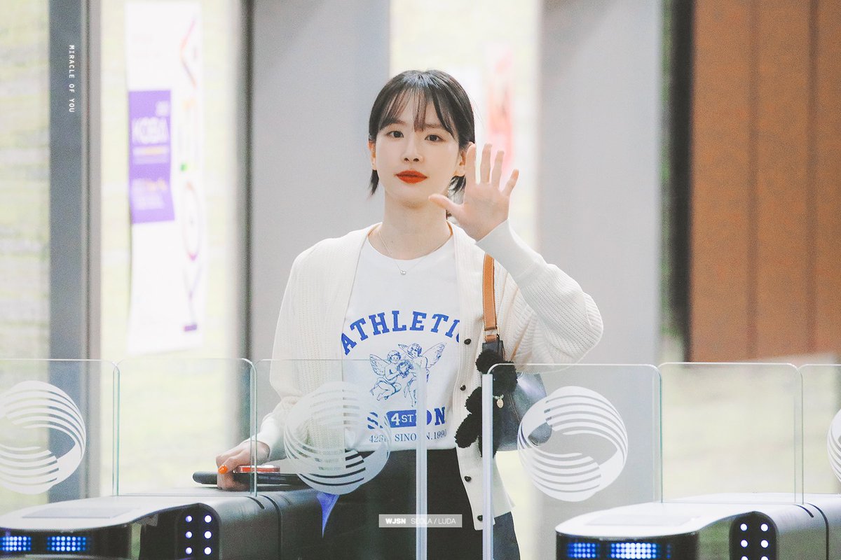 seola tweet media
