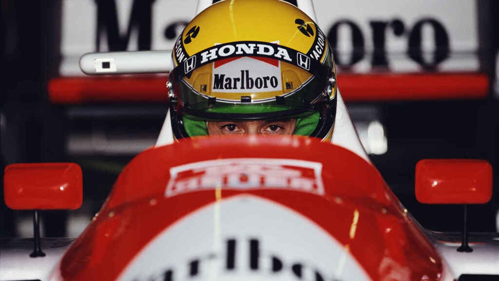 29 años de aquel 1 de mayo de 1994.

Ese día se celebró el Gran Premio de San Marino 1994, donde falleció uno de los pilotos más icónicos de la historia de la F1.

Tres mundiales en su haber y un legado eterno. 

#SempreSenna 💛💚