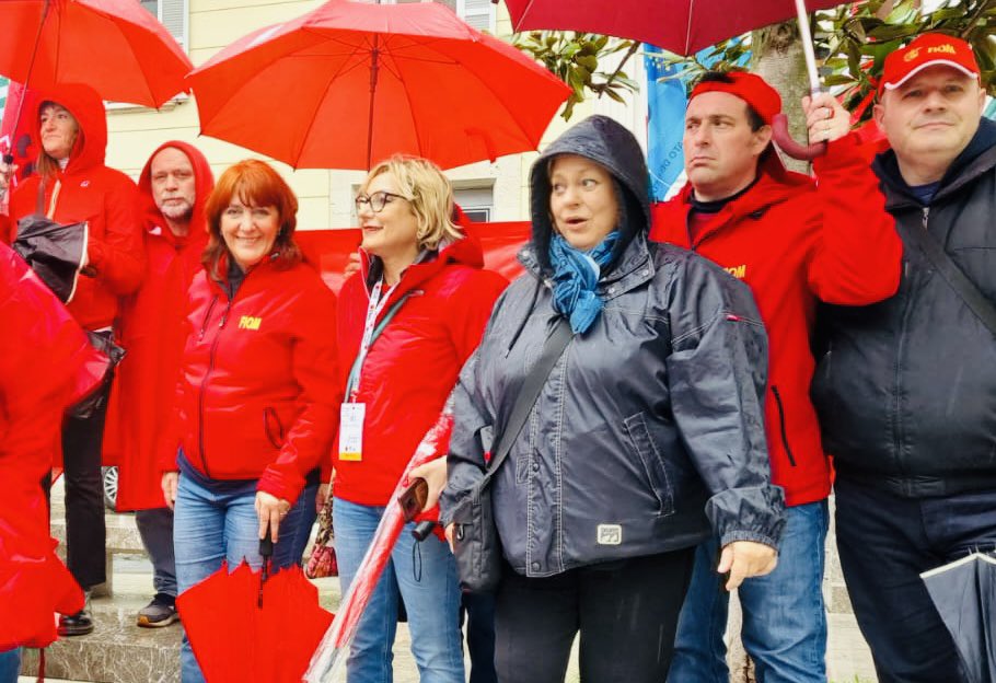 🔴⚙️ #PrimoMaggio2023
FONDATA SUL LAVORO. 75 ANNI DI COSTITUZIONE 
La #Fiom a #Potenza per celebrare la Festa dei Lavoratori. 🚩🏳️‍🌈
Segui la diretta
🎥👉🏻 fb.watch/kfdnIce5CY/