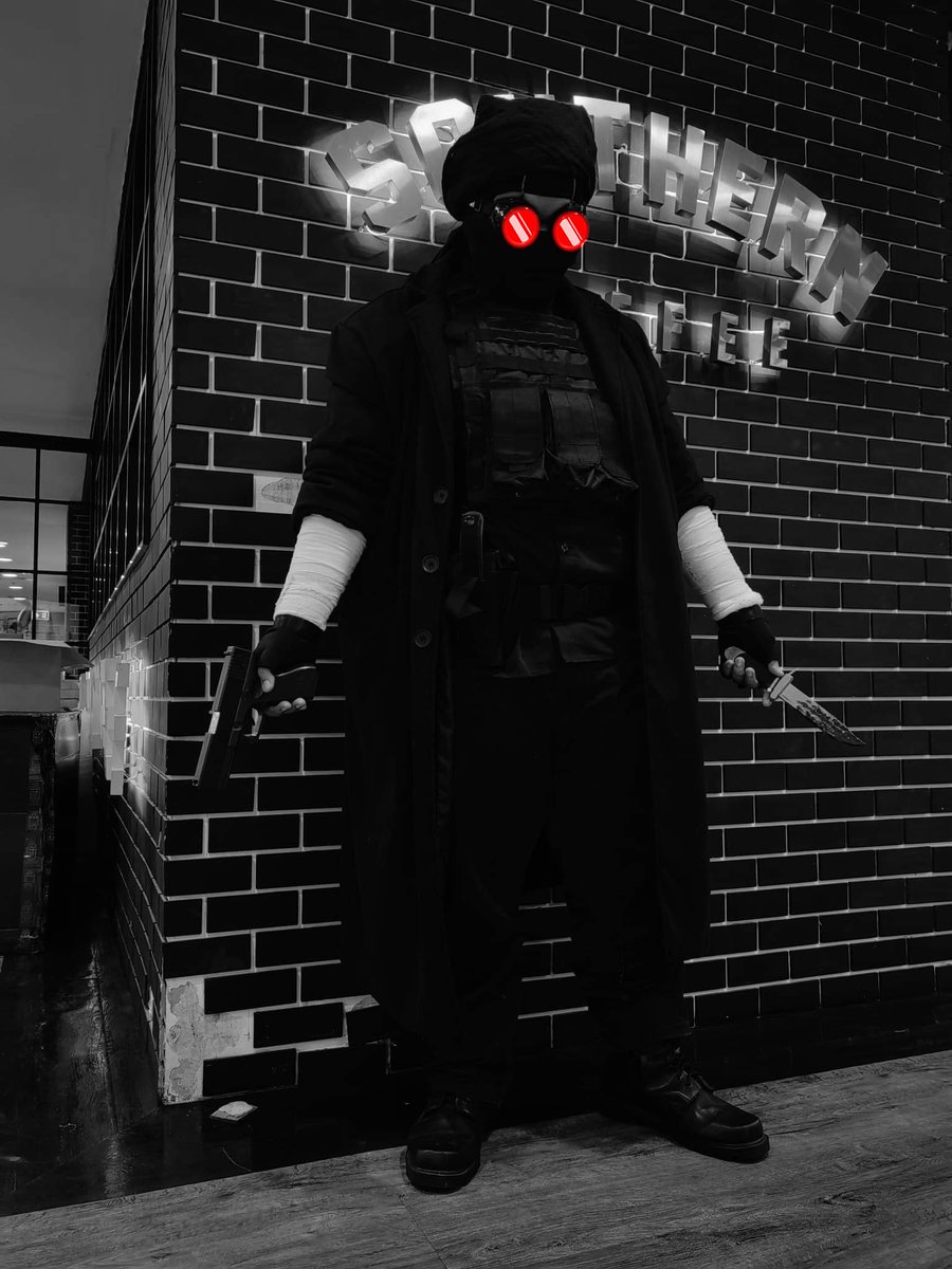 BAristear's tweet photo. First time cosplay as Hank.
#Madnesscombat https://t.co/z5V9U3Xinc