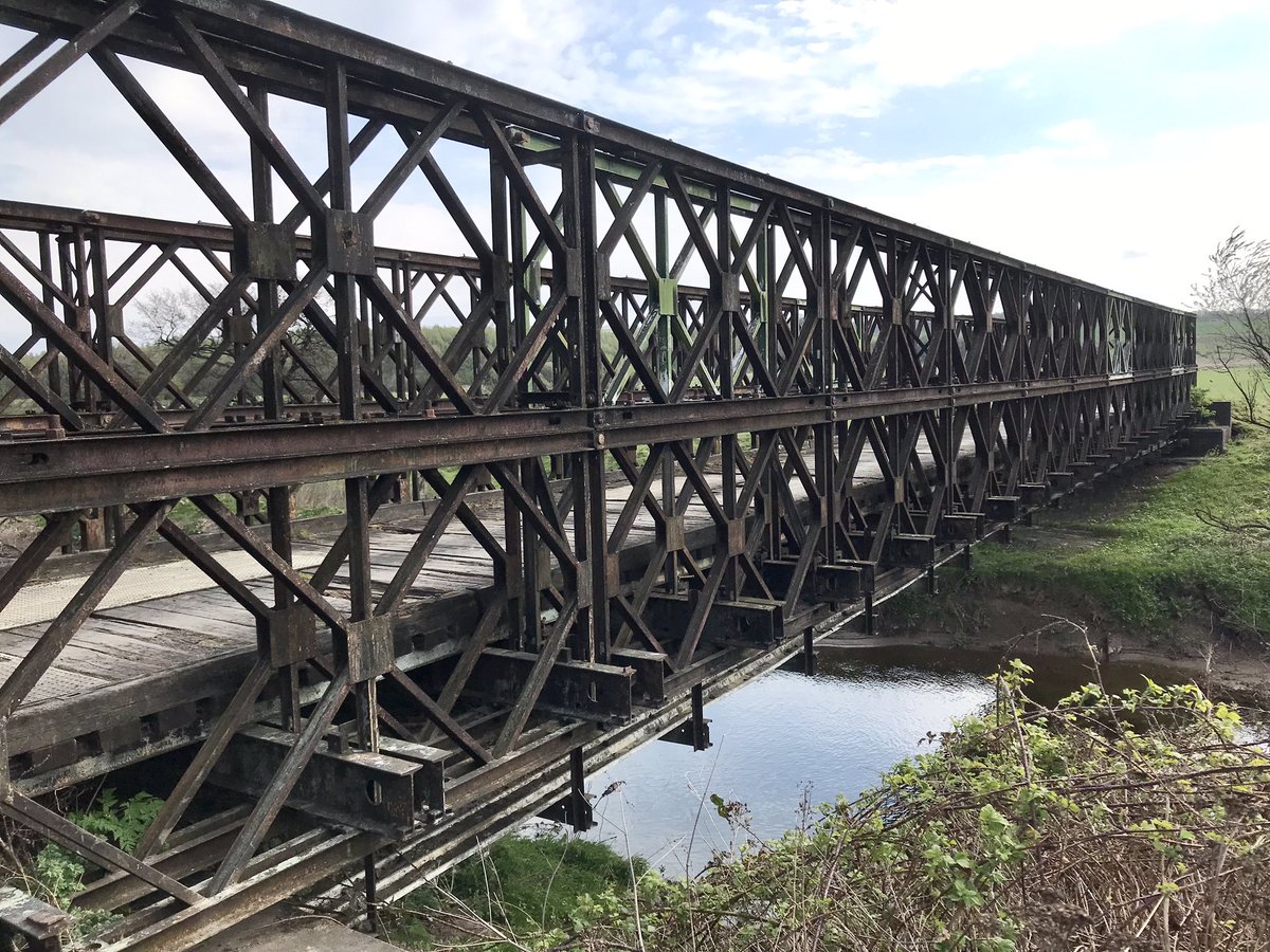 For #AllMetalMonday the rail bridge across the River Devon on the short spur from the #Alva Railway serving the ill fated Glenochil pit.
#coal #miningheritage #railwayheritage #industriallandscape #explore