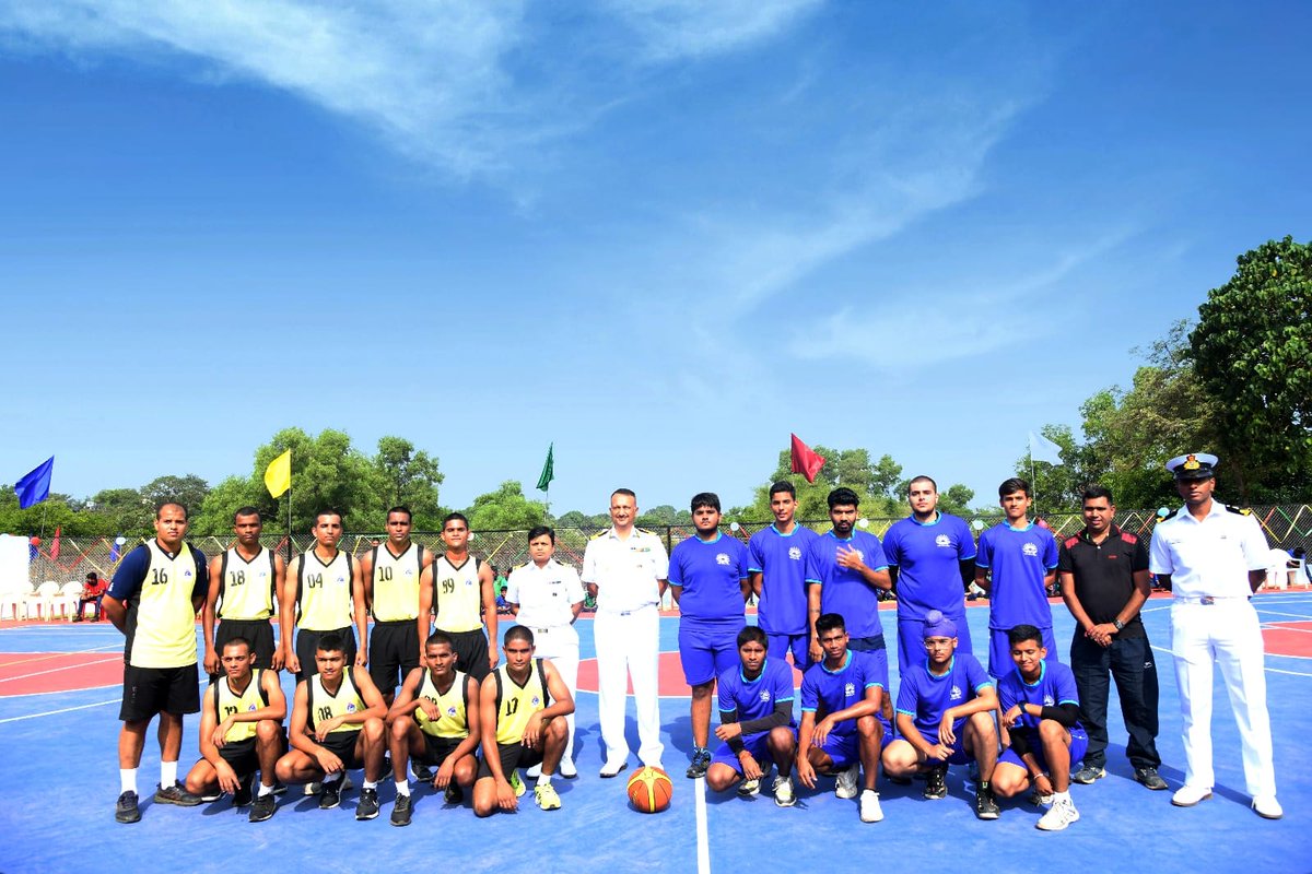 IN_INSShivaji's tweet photo. Congratulations Team Shivaji for winning the thrilling inaugural match on the newly Commissioned Basketball cum Futsal arena
Well fought Team KV
#sports
#basketball
#Futsal
#StrongNavy
@KVS_HQ
@IN_HQSNC
@IndiannavyMedia
@PRODefPune https://t.co/9yk7vTUABE